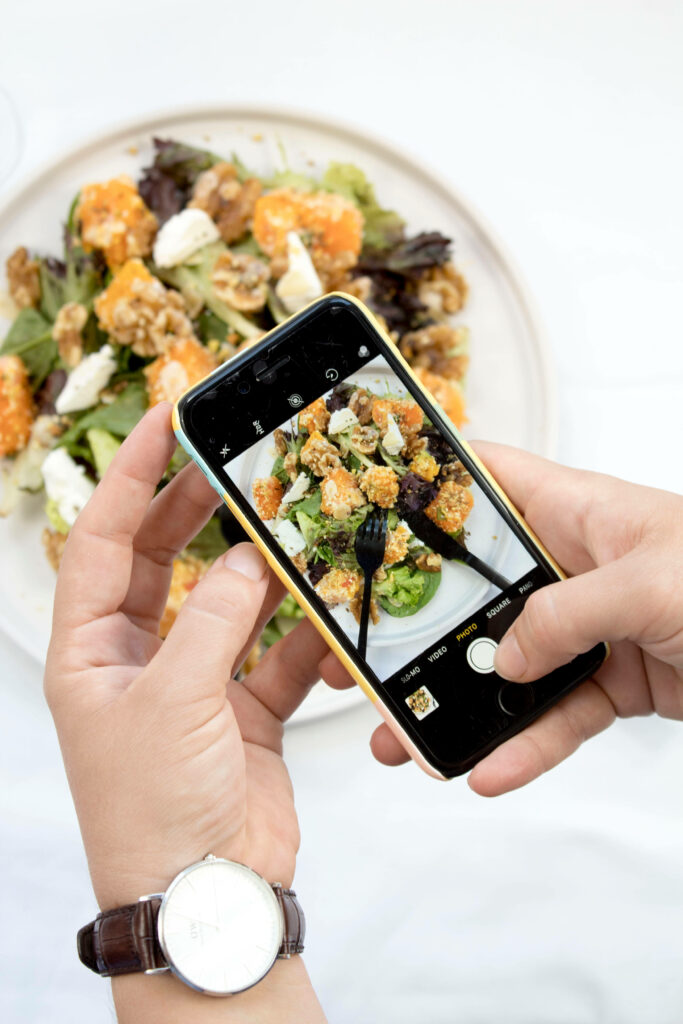 Vibrant Caesar Salad iPhone Wallpaper: Fresh & Healthy Eating Background