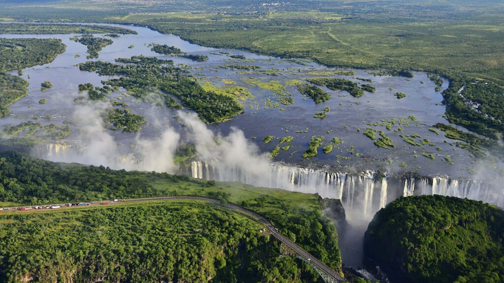 Breathtaking Victoria Falls Wallpaper: Iconic African Landscape