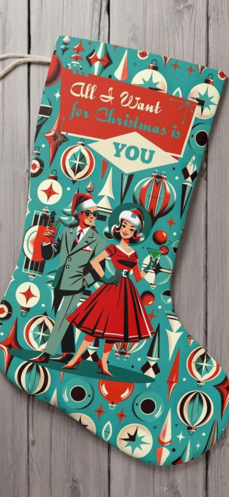 Vintage 1950s Christmas Wallpaper: Retro Stocking & Cheerful Couple