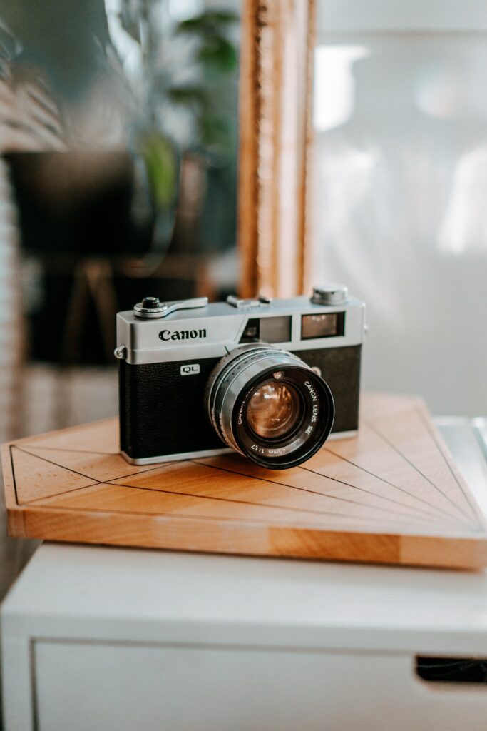 Retro Canon QL Camera Wallpaper: Timeless Charm & Aesthetic Design