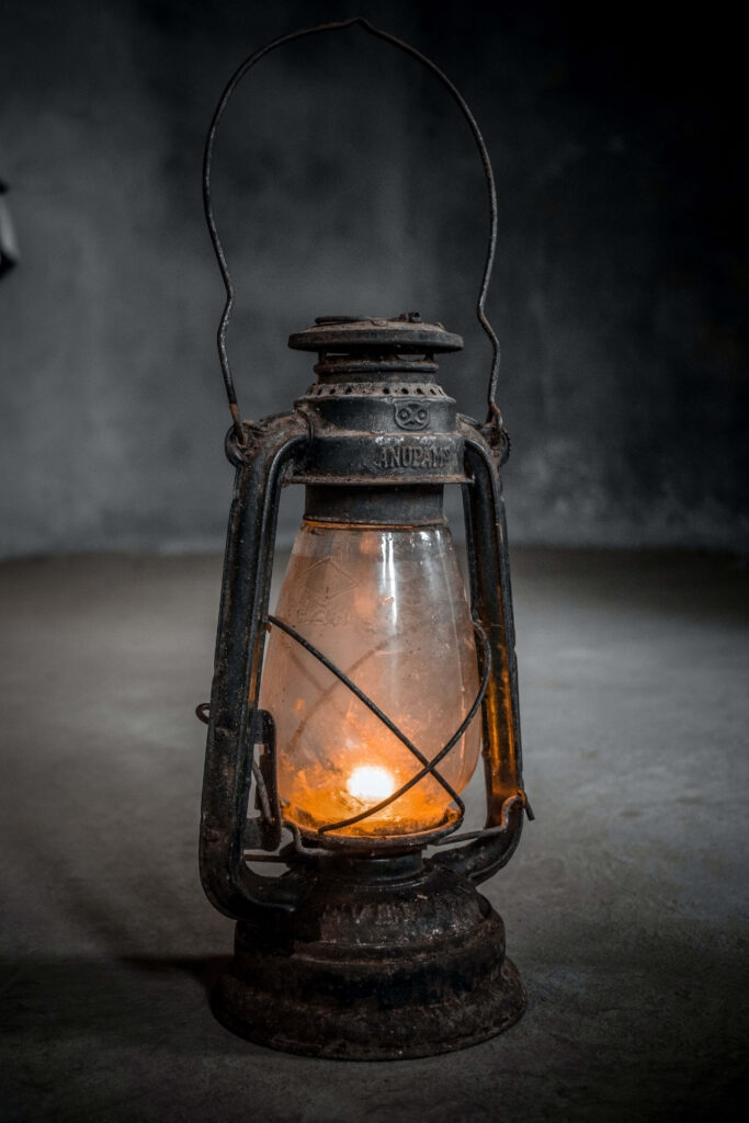 Vintage Charm: Nostalgic Old School Mobile Background Captured in High Resolution Wallpaper