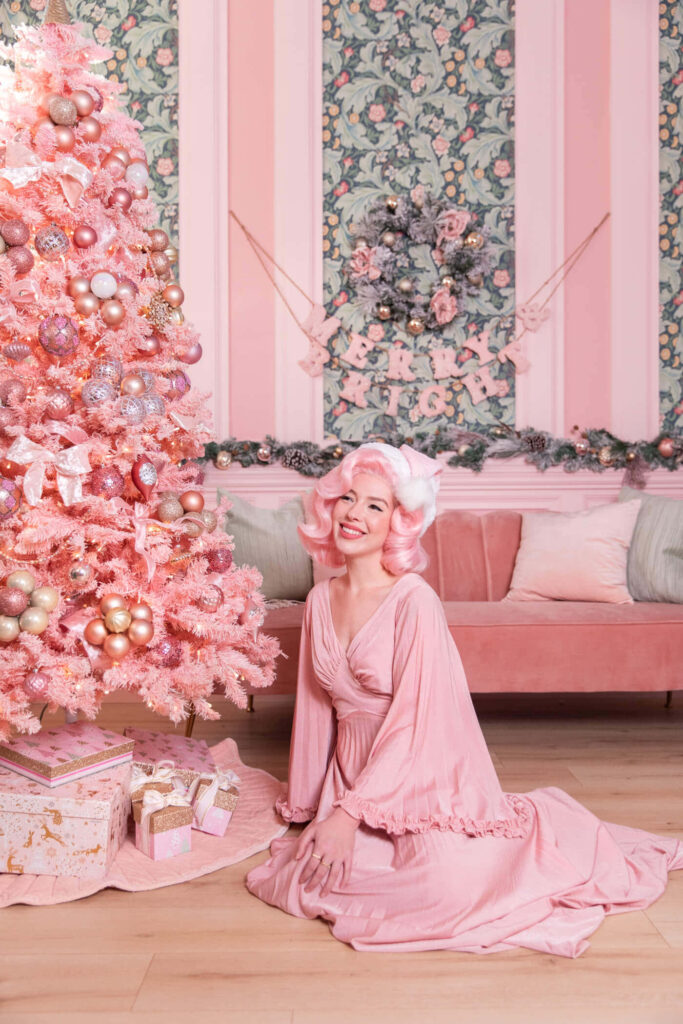 Vintage Christmas Wallpaper: Chic Pink Tree & Timeless Holiday Charm