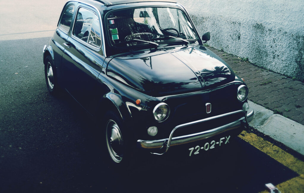 Vintage Fiat 500 L Wallpaper: Timeless Charm & Retro Aesthetic