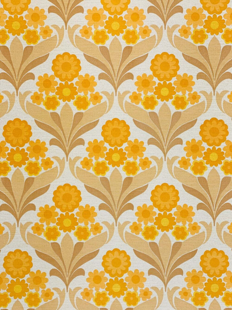 Vintage Floral Wallpaper: Bold Yellow & Orange Retro Background