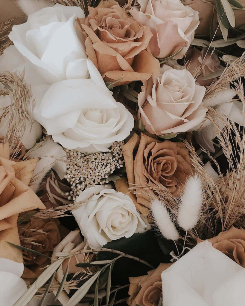Vintage Floral Wallpaper: Muted Roses & Elegant Foliage Background