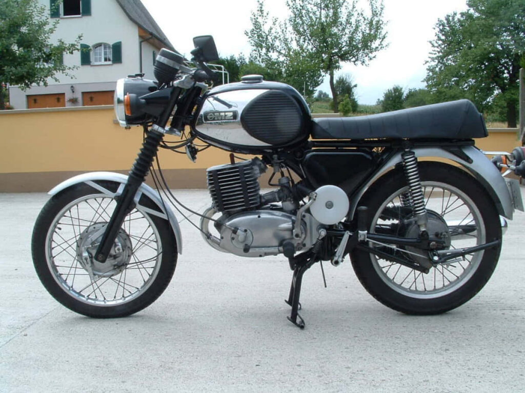 Vintage MZ Motorcycle Wallpaper: Retro Bike Lovers' Perfect Background