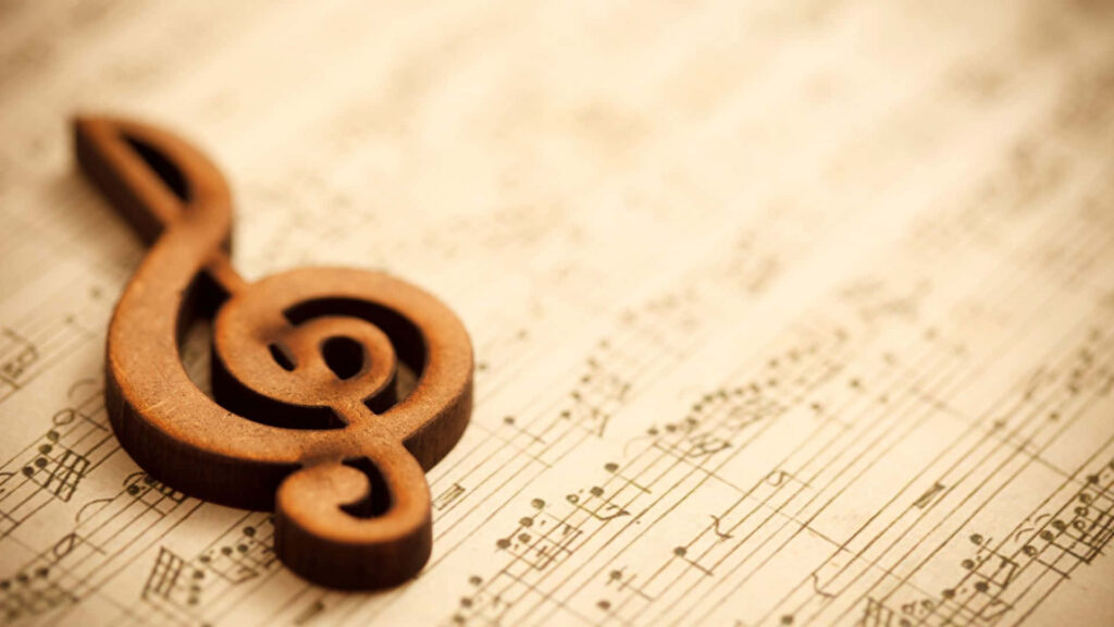 Retro Musical Wallpaper: Vintage Notes & Wooden Treble Clef Design
