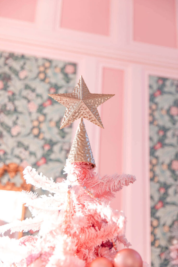 Vintage Pink Christmas Tree Wallpaper with Floral Background