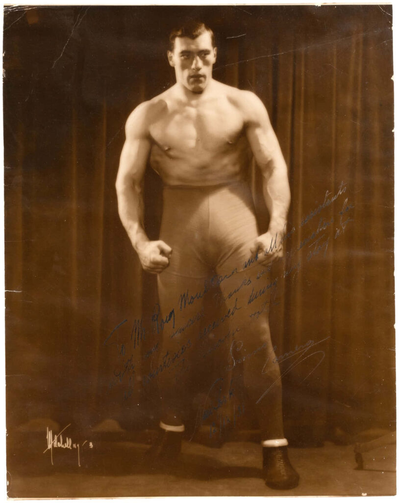 Primo Carnera Vintage Autographed Photo - Iconic Boxer Wallpaper