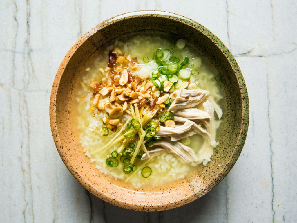 Asian Chicken and Rice Soup Wallpaper: Warm, Flavorful Comfort Bowl