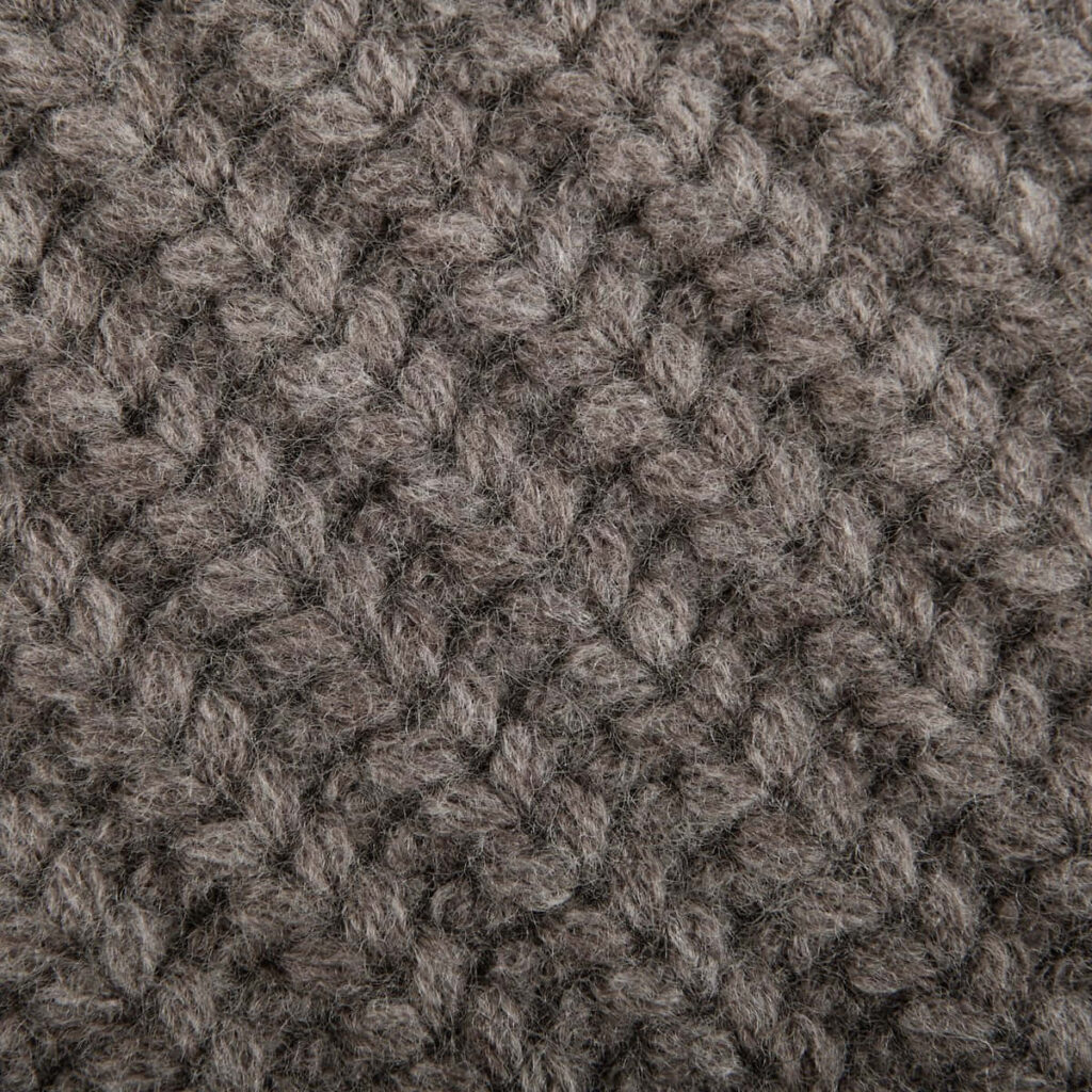 Cozy Gray Knitted Wool Texture Close-Up for Inviting Wallpaper