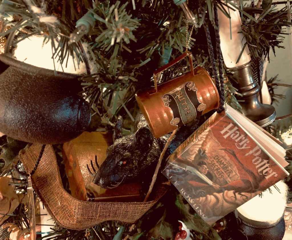 Whimsical Harry Potter Christmas Wallpaper: Magical Holiday Scene