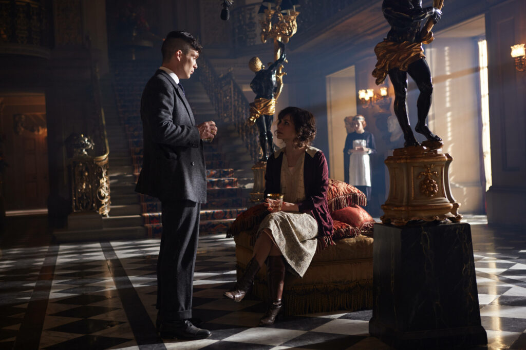 Intimate Conversation in the Opulent Peaky Blinders Mansion - Majestic 8k Wallpaper