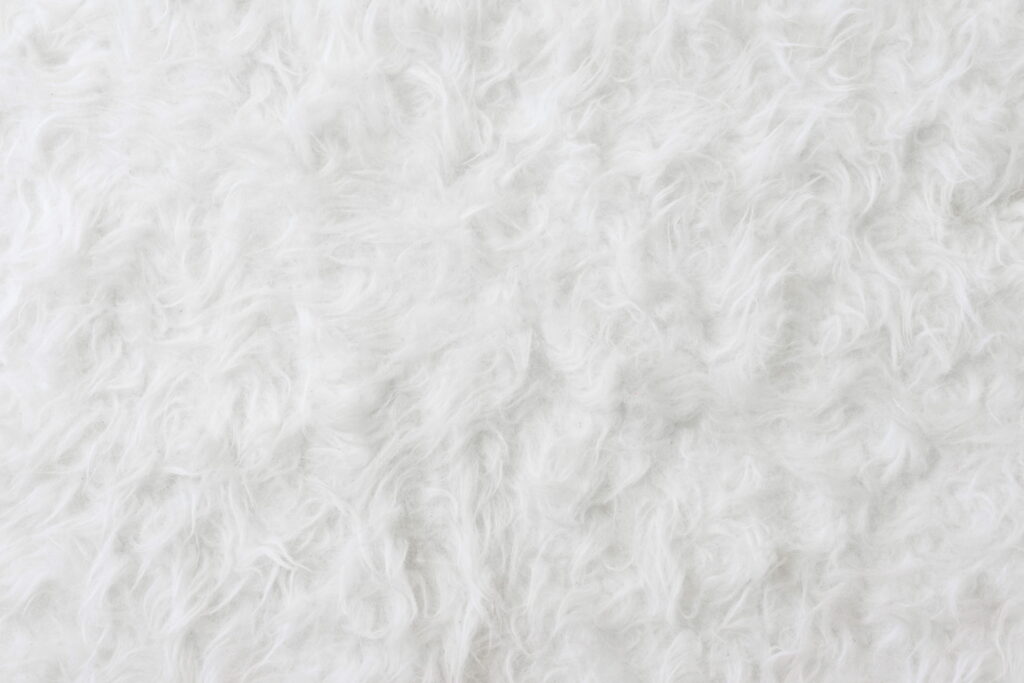 Effortless Elegance: Minimalistic White Eco Fur Pattern Wallpaper