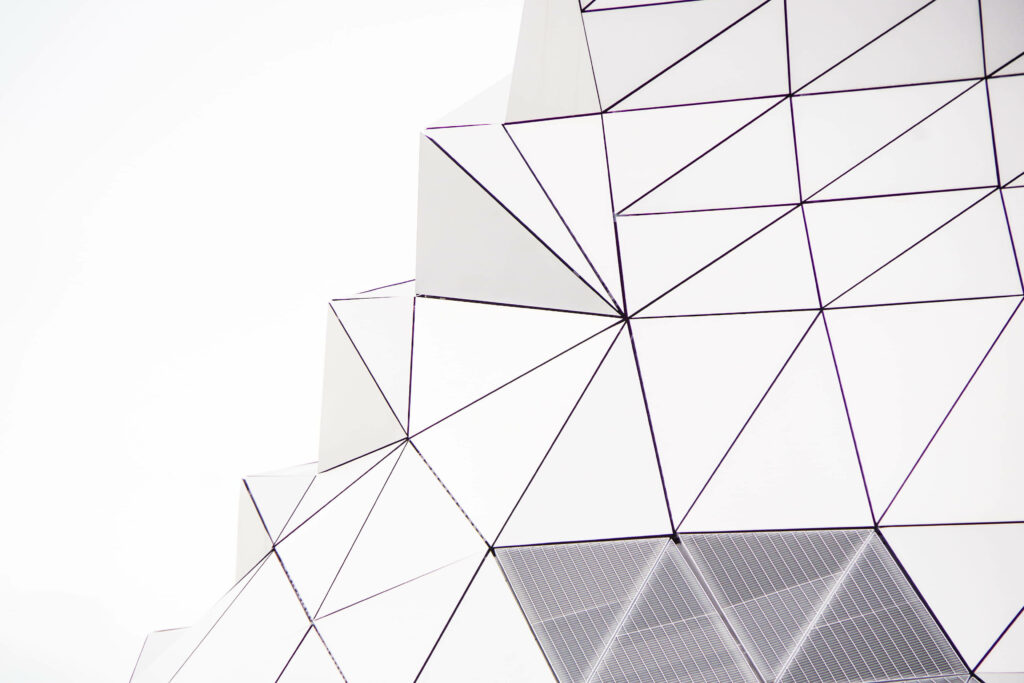 Geometric White Minimalist Wallpaper for Modern Building Aesthetic
