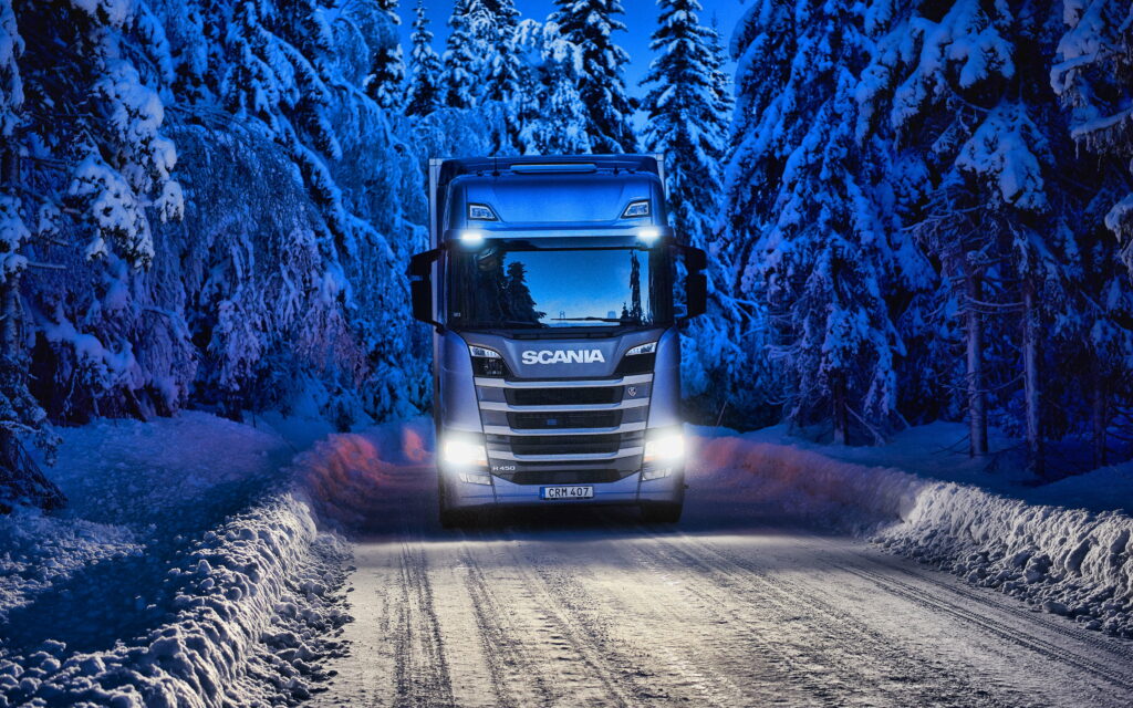 Frigid Freight: Captivating Scania R450 Winter Truck in 4K Wallpaper