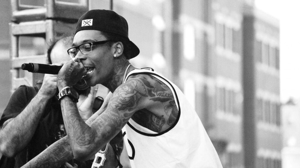 Wiz Khalifa: Dynamic Black-and-White Live Performance Wallpaper