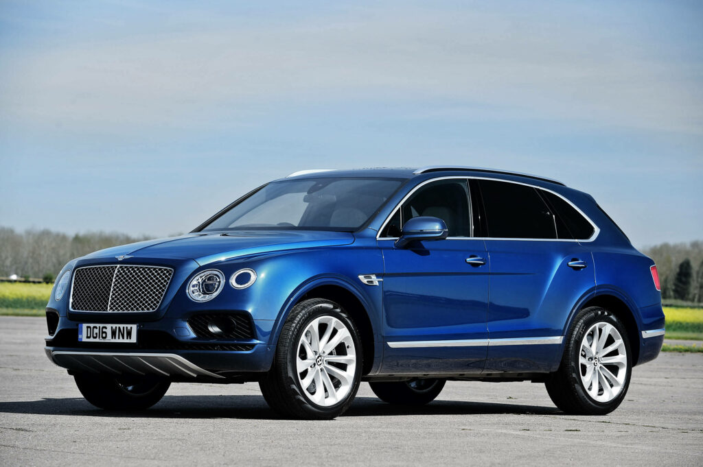 Alluring Bentley Bentayga's Unmatched Luxury, Power, and Elegance Wallpaper
