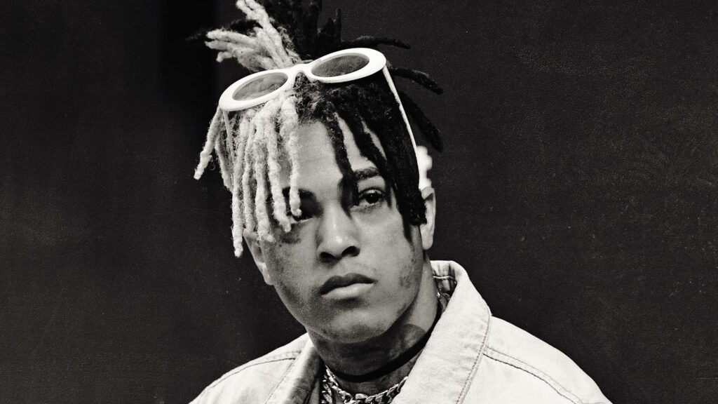 Xxxtentacion: Monochrome Computer Wallpaper featuring the Rapper's Split Dye Hair and Sunglasses