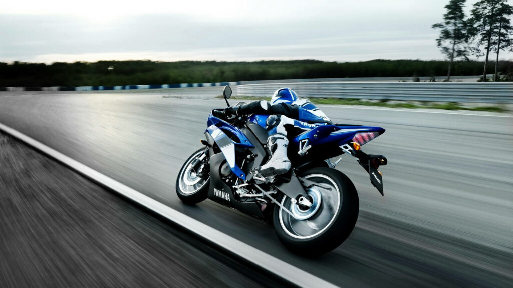 Yamaha YZF-R6: HD Wallpaper of Racing Motorcycle in Action