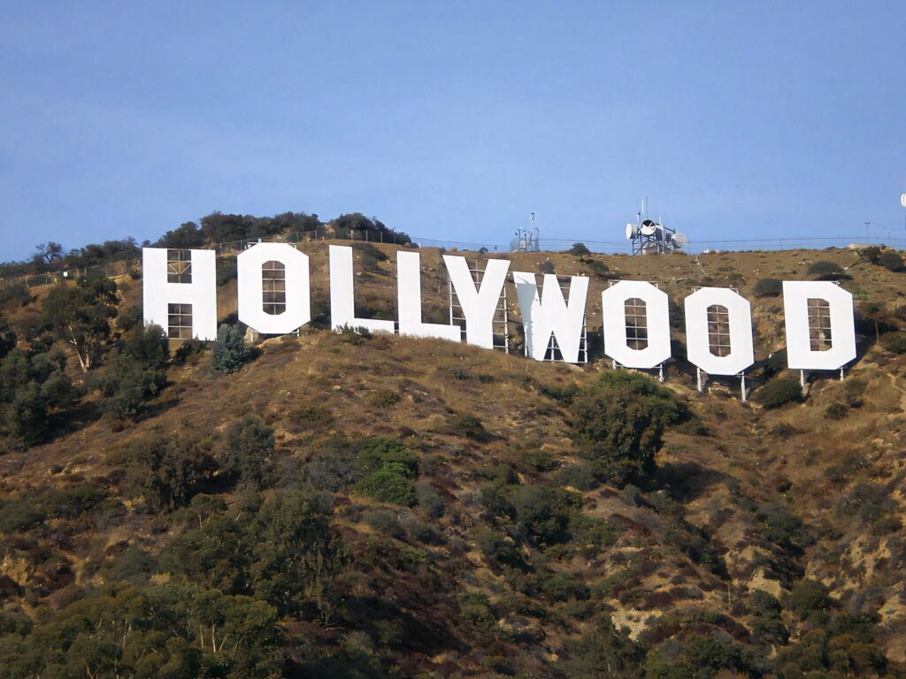 Zoomed-In Hollywood Sign Wallpaper: Los Angeles Hills & Clear Sky