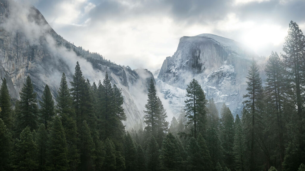 Chill out with the Winter Season: Top-notch Mac Wallpaper to enhance your desktop experience