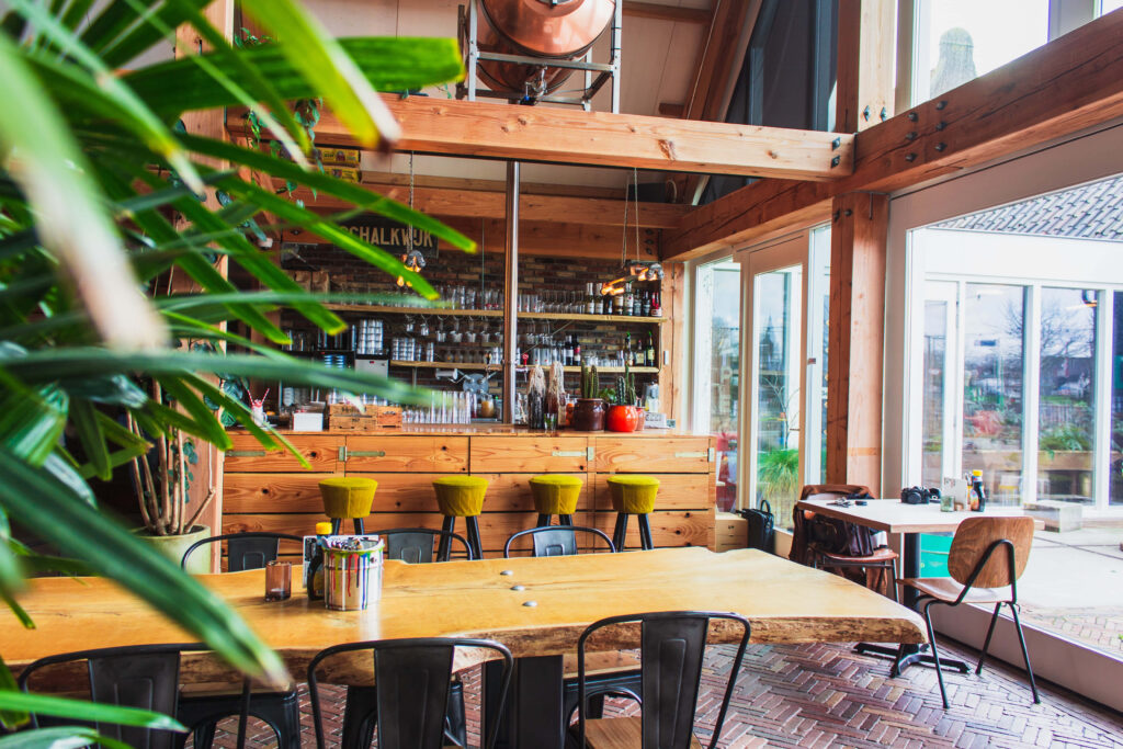Cafe Cachet: A Naturalistic Haven for Coffee Lovers Wallpaper